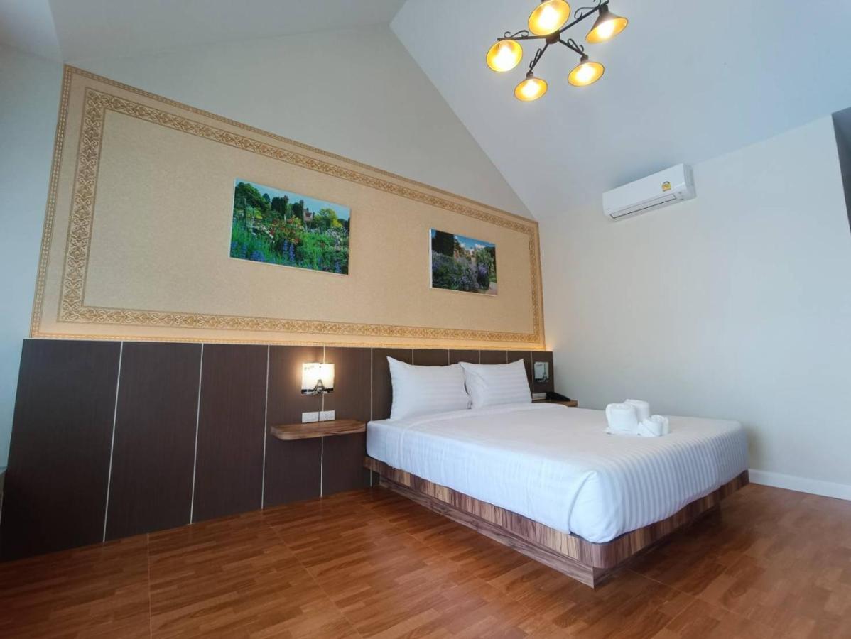 English Resotel : อิงลิช รีโซเทล Nakhon Si Thammarat Zewnętrze zdjęcie