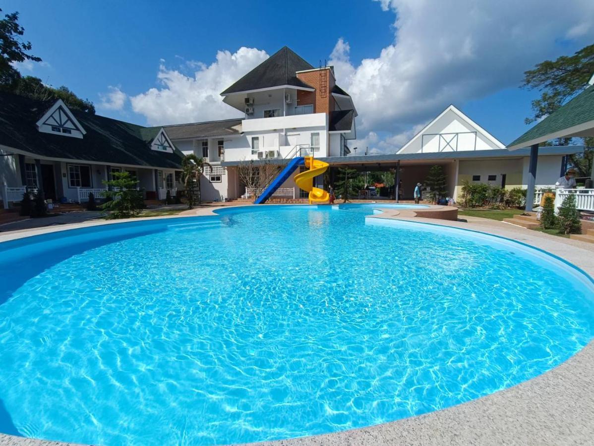 English Resotel : อิงลิช รีโซเทล Nakhon Si Thammarat Zewnętrze zdjęcie